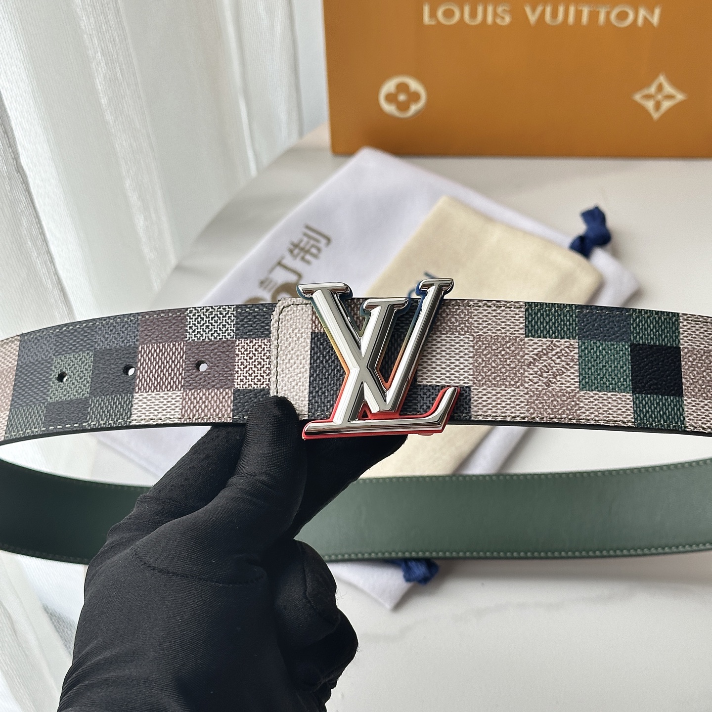 L0UIS VUITT0N 專櫃最新升級版本 寬度40毫米 全新訂制帆布搭配最新進口原廠皮底 配置新款字