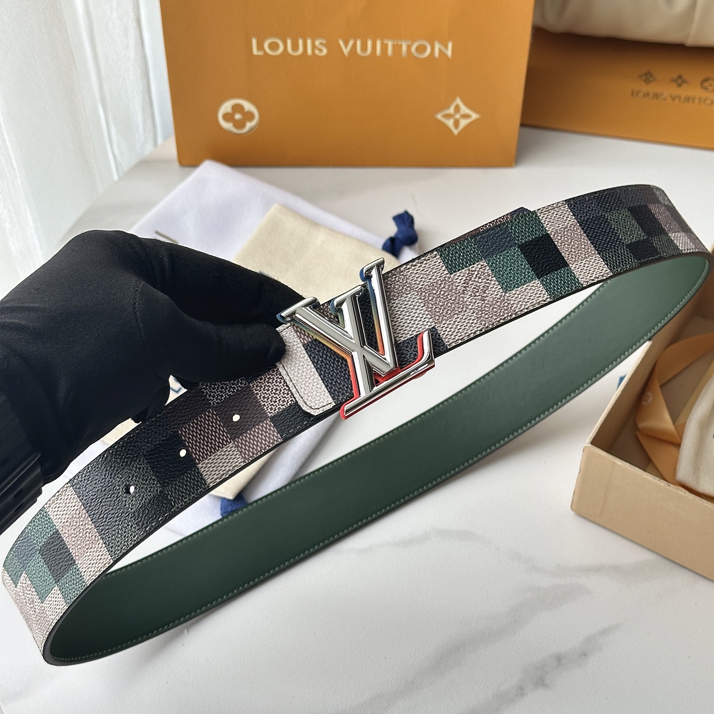 L0UIS VUITT0N 專櫃最新升級版本 寬度40毫米 全新訂制帆布搭配最新進口原廠皮底 配置新款字