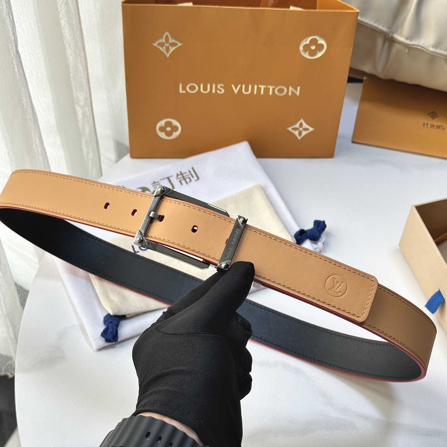 L驢家男士原單腰帶  寬度3.5cm 雙面均採用原廠進口小牛皮製成 質感超贊 搭配全新方形搭扣 日常或正