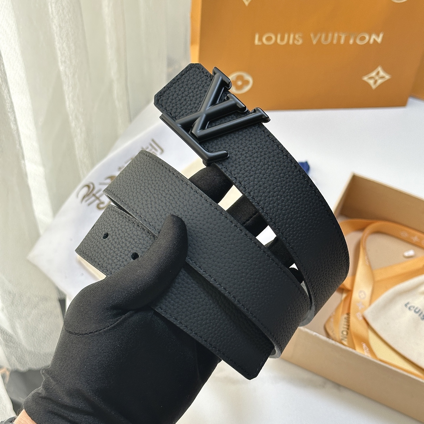 L0UIS VUITT0N 驢家原單腰帶 寬度35毫米 腰帶採用一面荔枝紋togo皮內襯一面進口小牛皮底