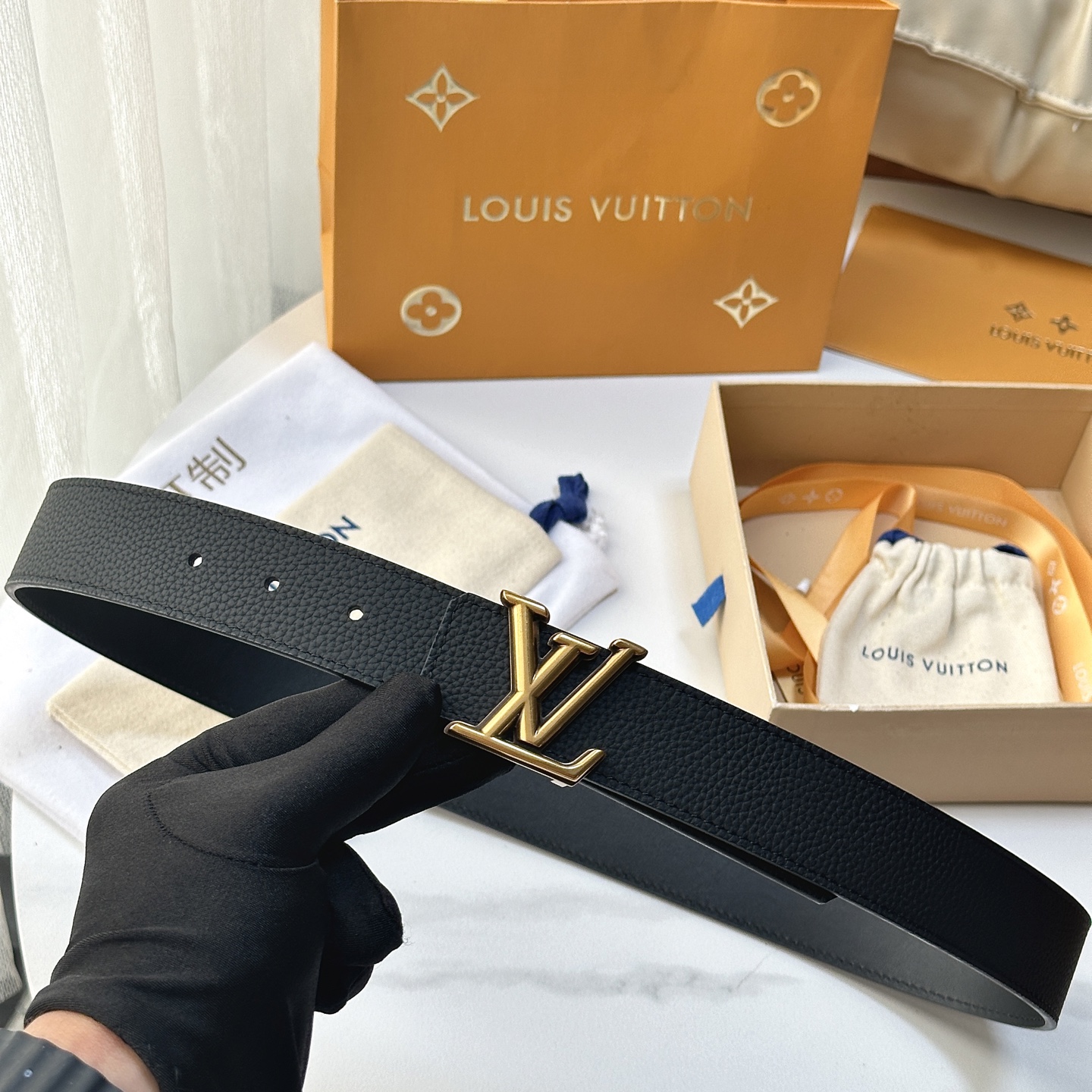 L0UIS VUITT0N 驢家原單腰帶 寬度35毫米 腰帶採用一面荔枝紋togo皮內襯一面進口小牛皮底