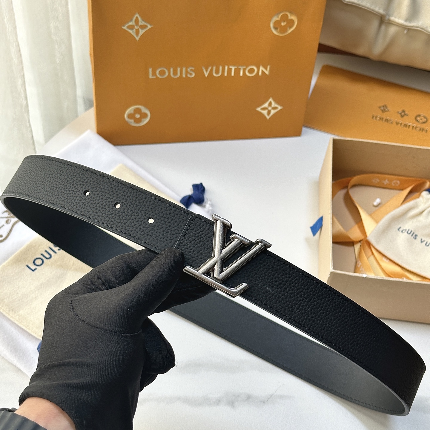L0UIS VUITT0N 驢家原單腰帶 寬度35毫米 腰帶採用一面荔枝紋togo皮內襯一面進口小牛皮底