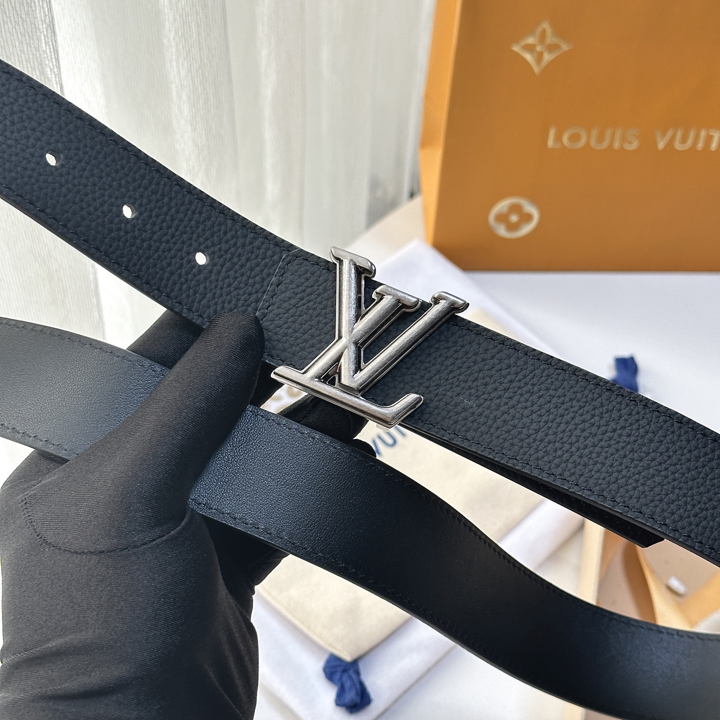 L0UIS VUITT0N 驢家原單腰帶 寬度35毫米 腰帶採用一面荔枝紋togo皮內襯一面進口小牛皮底