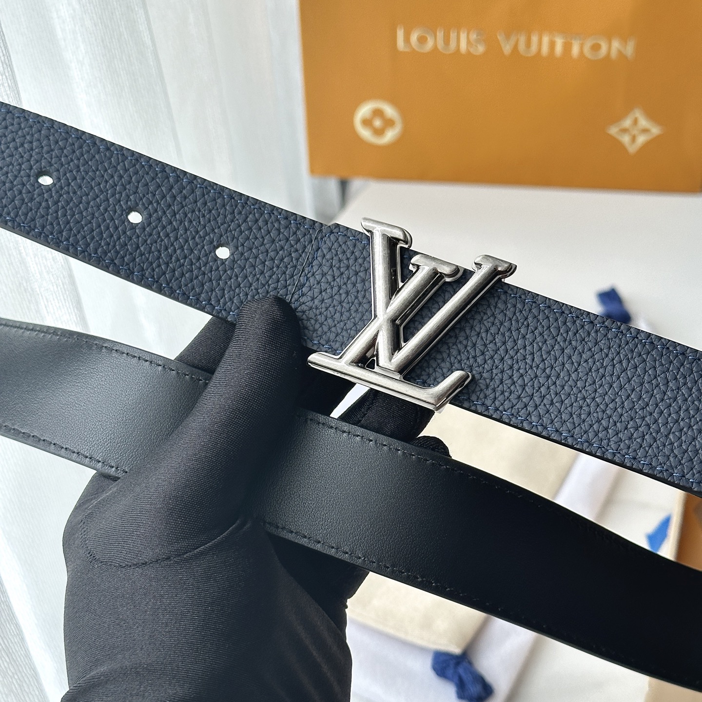 L0UIS VUITT0N 驢家原單腰帶 寬度35毫米 腰帶採用一面荔枝紋togo皮內襯一面進口小牛皮底