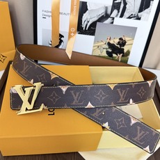 LV經典老花古銀LV標誌扣皮帶 40mm經典寬度 頭層牛皮滿版 Monogram 老花,點綴淡雅 LV經典老花古銀LV標誌扣皮帶 40mm經典寬度 頭層牛皮滿版 Monogram 老花,點綴淡雅