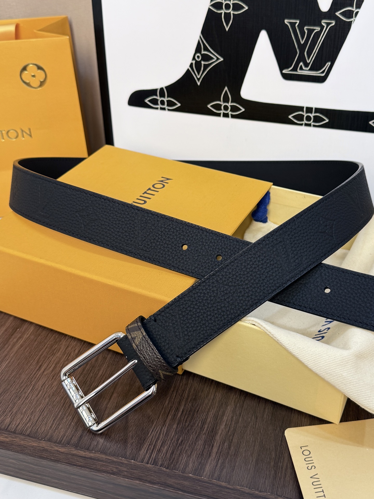 L驢家今季新品 男士原單腰帶 寬度35毫米 經典雙面牛皮荔枝紋 搭配低調針扣五金 適合沈穩低調的男神使用