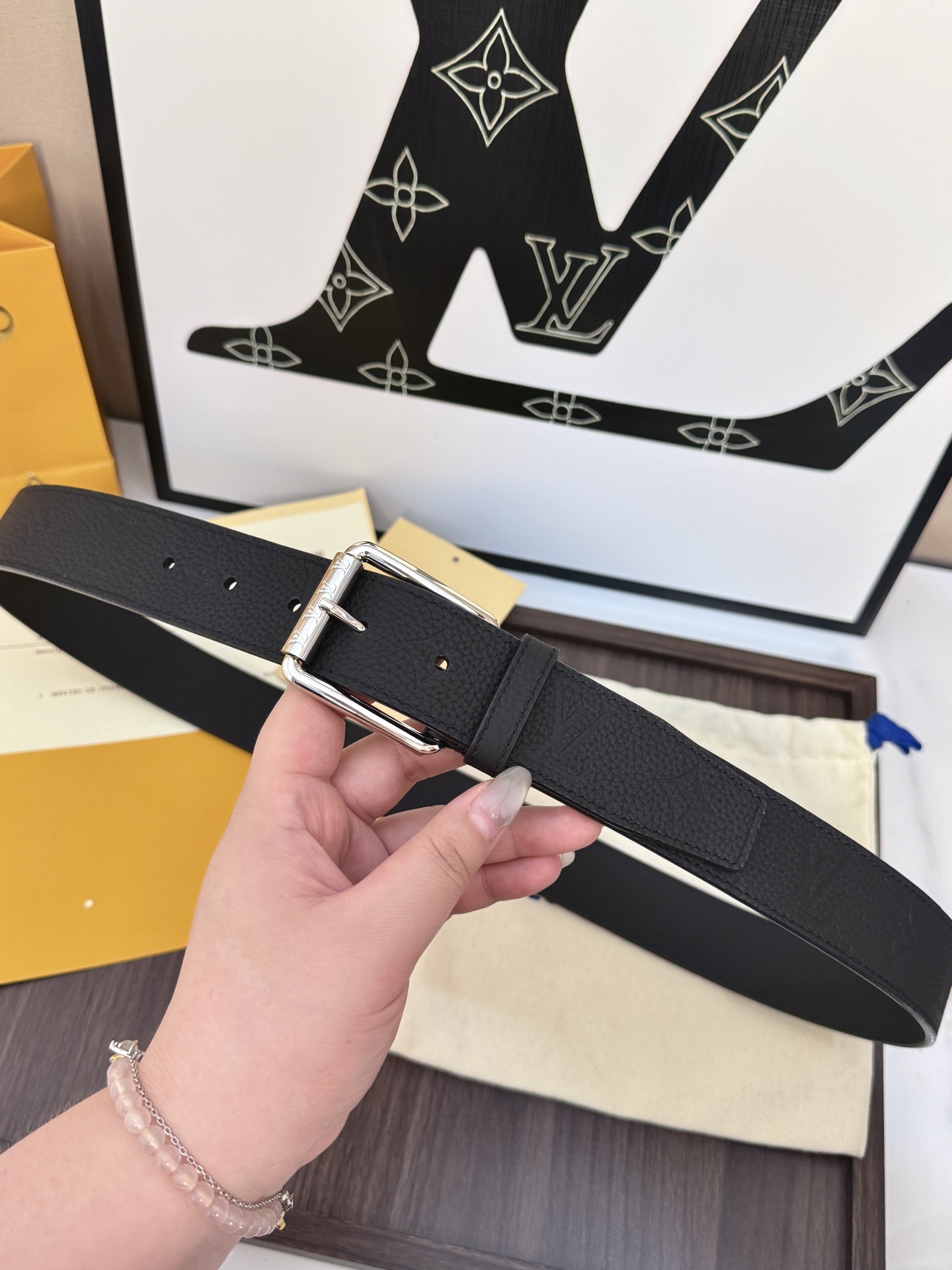 L驢家今季新品 男士原單腰帶 寬度35毫米 經典雙面牛皮荔枝紋 搭配低調針扣五金 適合沈穩低調的男神使用