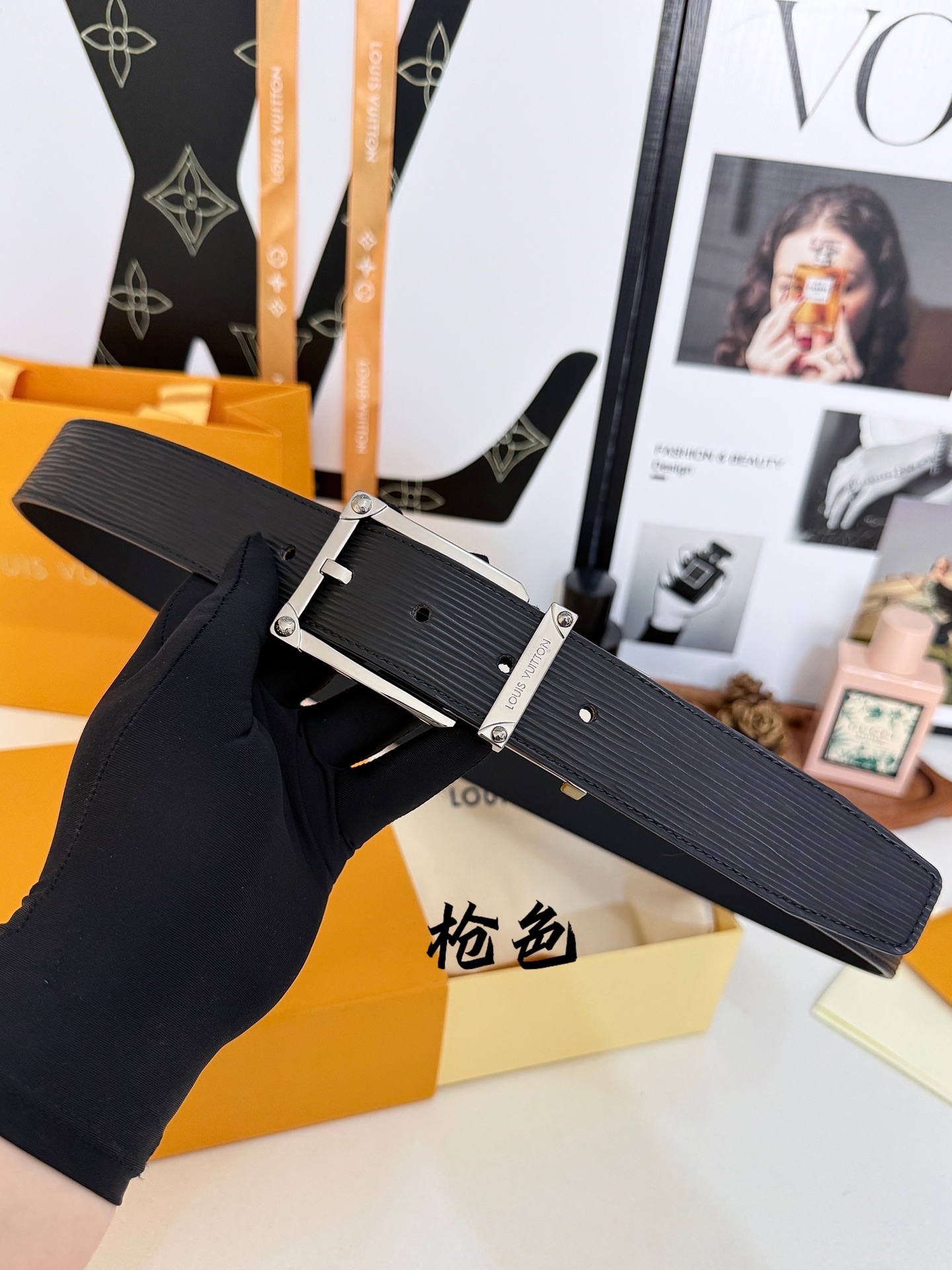 LV水波纹针扣皮带｜35mm窄版宽度          原厂立体水波压纹皮料，顺滑细腻柔韧内里，质感拉满、亮枪方正针式金