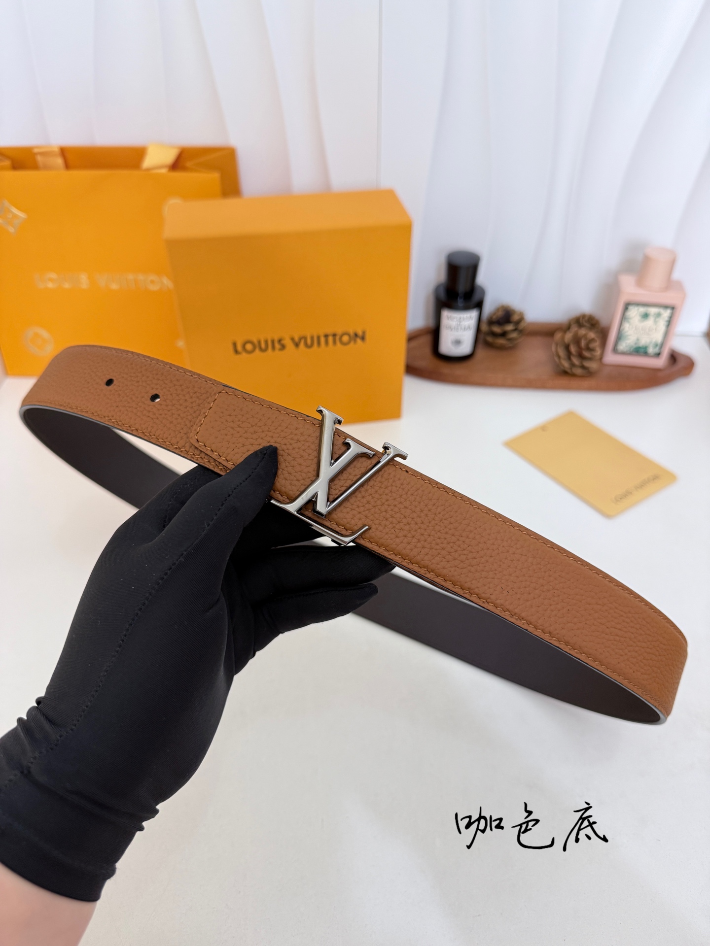 LV荔枝纹亮枪LV标扣皮带|35mm宽度 整块甄选饱满荔枝纹牛皮,肌理立体细腻,柔韧耐弯折,内里 LV荔枝纹亮枪LV标扣皮带|35mm宽度 整块甄选饱满荔枝纹牛皮,肌理立体细腻,柔韧耐弯折,内里