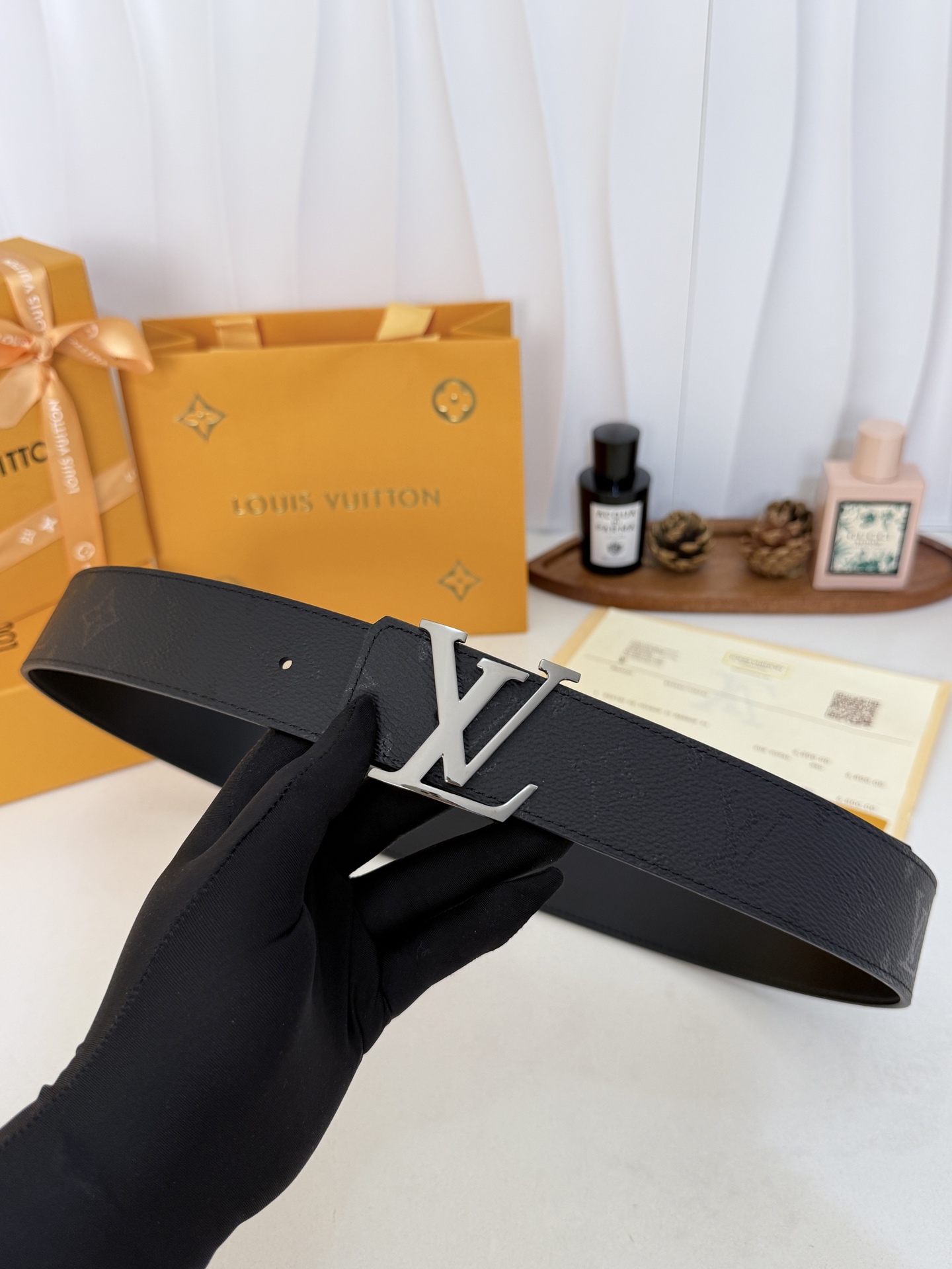 LV暗黑花亮枪扣皮带|40mm标准宽度 LV Initiales Midhight 40 毫米双面腰带 LV暗黑花亮枪扣皮带|40mm标准宽度 LV Initiales Midhight 40 毫米双面腰带