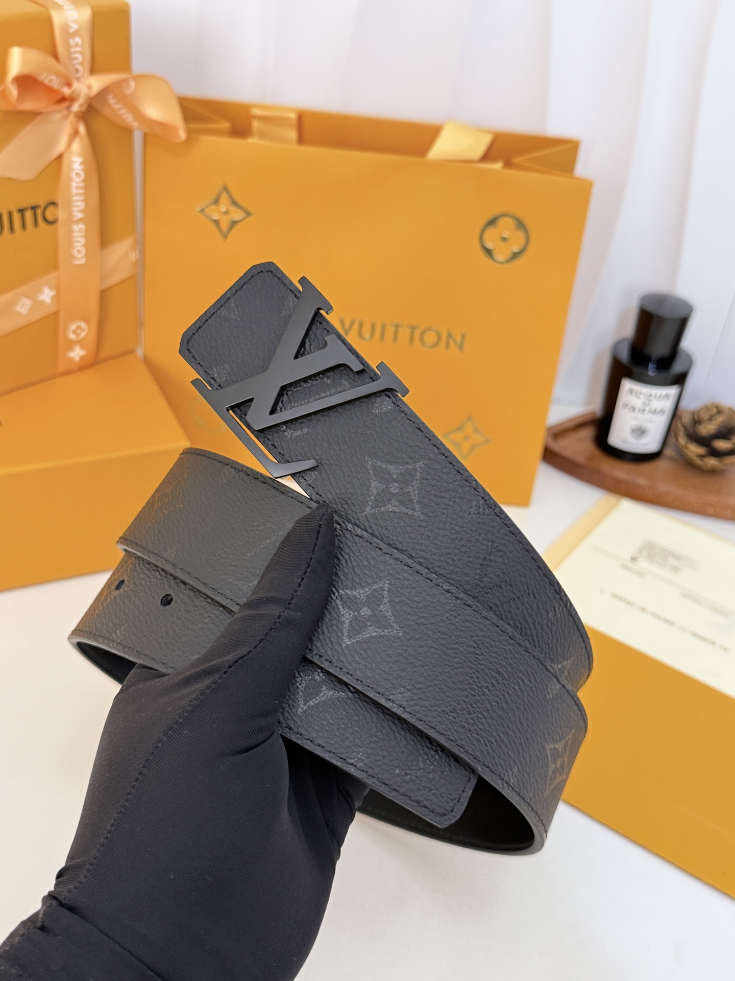 LV暗黑花哑黑扣皮带|40mm标准宽度 LV Initiales Midhight 40 毫米双面腰带 LV暗黑花哑黑扣皮带|40mm标准宽度 LV Initiales Midhight 40 毫米双面腰带