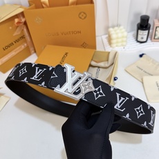 LV黑白满花大logo古银皮带|40mm标准宽度 荔枝粒面耐磨带身,搭配顺滑柔润真皮内里,触感扎实高级,花 LV黑白满花大logo古银皮带|40mm标准宽度 荔枝粒面耐磨带身,搭配顺滑柔润真皮内里,触感扎实高级,花