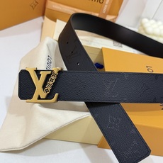 LV暗黑花亮金花扣皮带|40mm标准宽度 LV Initiales Midhight 40 毫米双面腰 LV暗黑花亮金花扣皮带|40mm标准宽度 LV Initiales Midhight 40 毫米双面腰