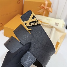 LV暗黑花亮金花扣皮带|40mm标准宽度 LV Initiales Midhight 40 毫米双面腰 LV暗黑花亮金花扣皮带|40mm标准宽度 LV Initiales Midhight 40 毫米双面腰