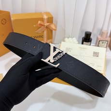 LV暗黑花亮银花扣皮带|40mm标准宽度 LV Initiales Midhight 40 毫米双面腰 LV暗黑花亮银花扣皮带|40mm标准宽度 LV Initiales Midhight 40 毫米双面腰
