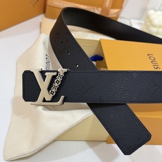 LV暗黑花亮银花扣皮带|40mm标准宽度 LV Initiales Midhight 40 毫米双面腰 LV暗黑花亮银花扣皮带|40mm标准宽度 LV Initiales Midhight 40 毫米双面腰
