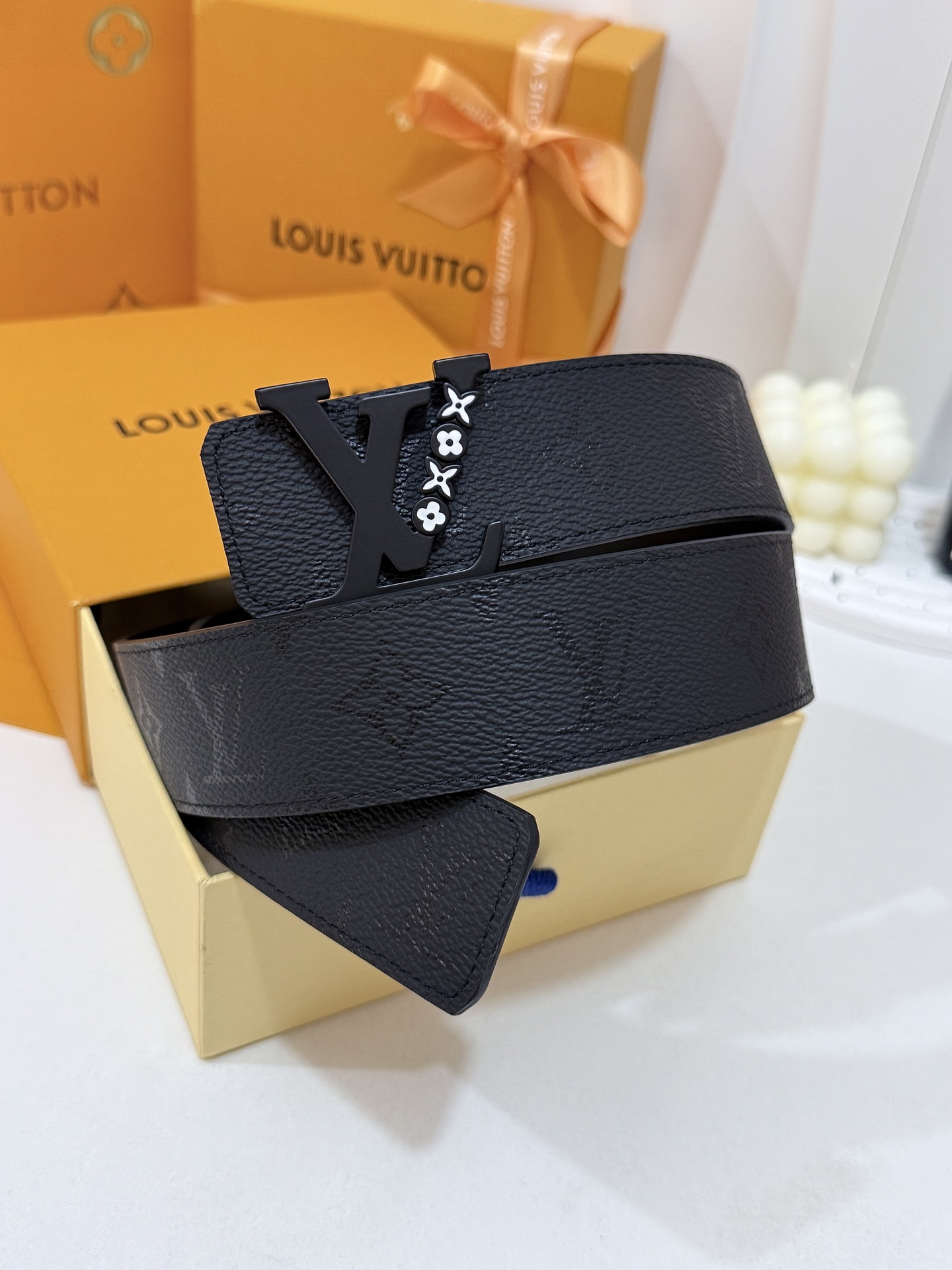 LV暗黑花哑黑花扣皮带｜40mm标准宽度          LV Initiales Midhight 40 毫米双面腰