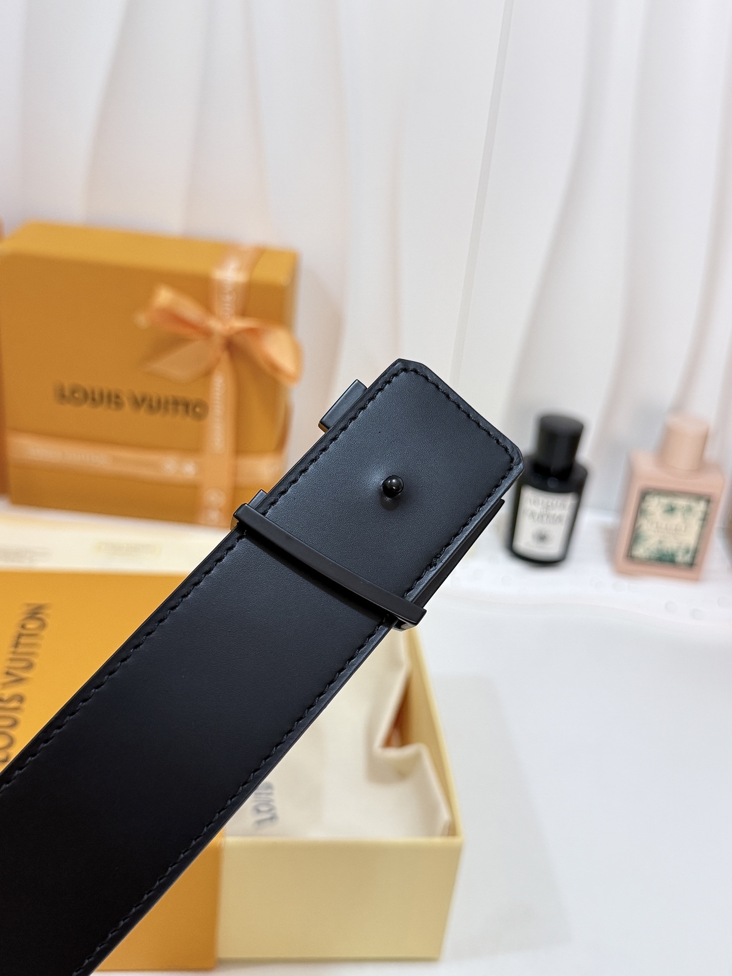 LV暗黑花哑黑花扣皮带|40mm标准宽度 LV Initiales Midhight 40 毫米双面腰 LV暗黑花哑黑花扣皮带|40mm标准宽度 LV Initiales Midhight 40 毫米双面腰