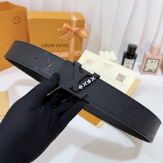 LV暗黑花哑黑花扣皮带|40mm标准宽度 LV Initiales Midhight 40 毫米双面腰 LV暗黑花哑黑花扣皮带|40mm标准宽度 LV Initiales Midhight 40 毫米双面腰