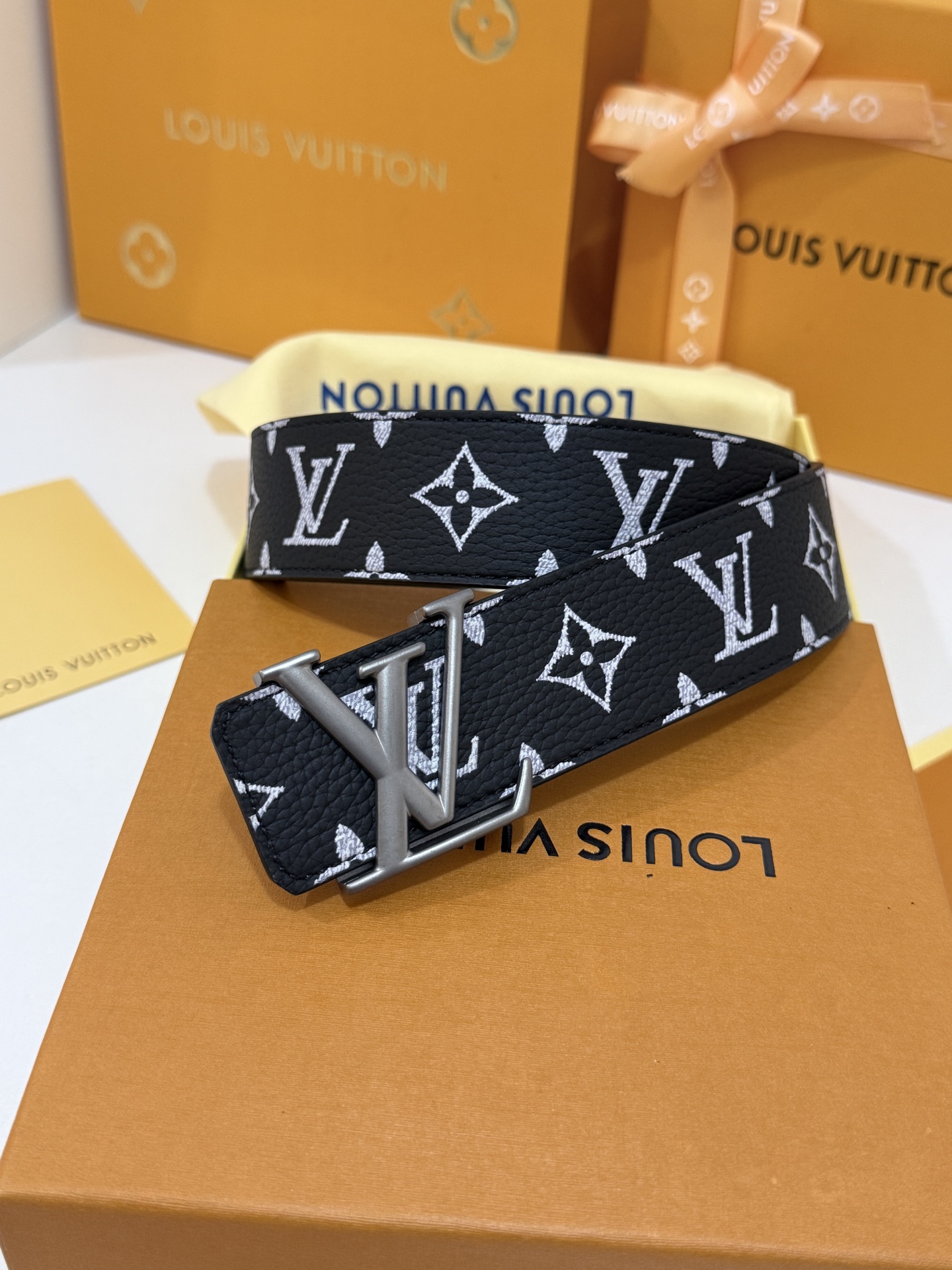 LV 40mm ✨