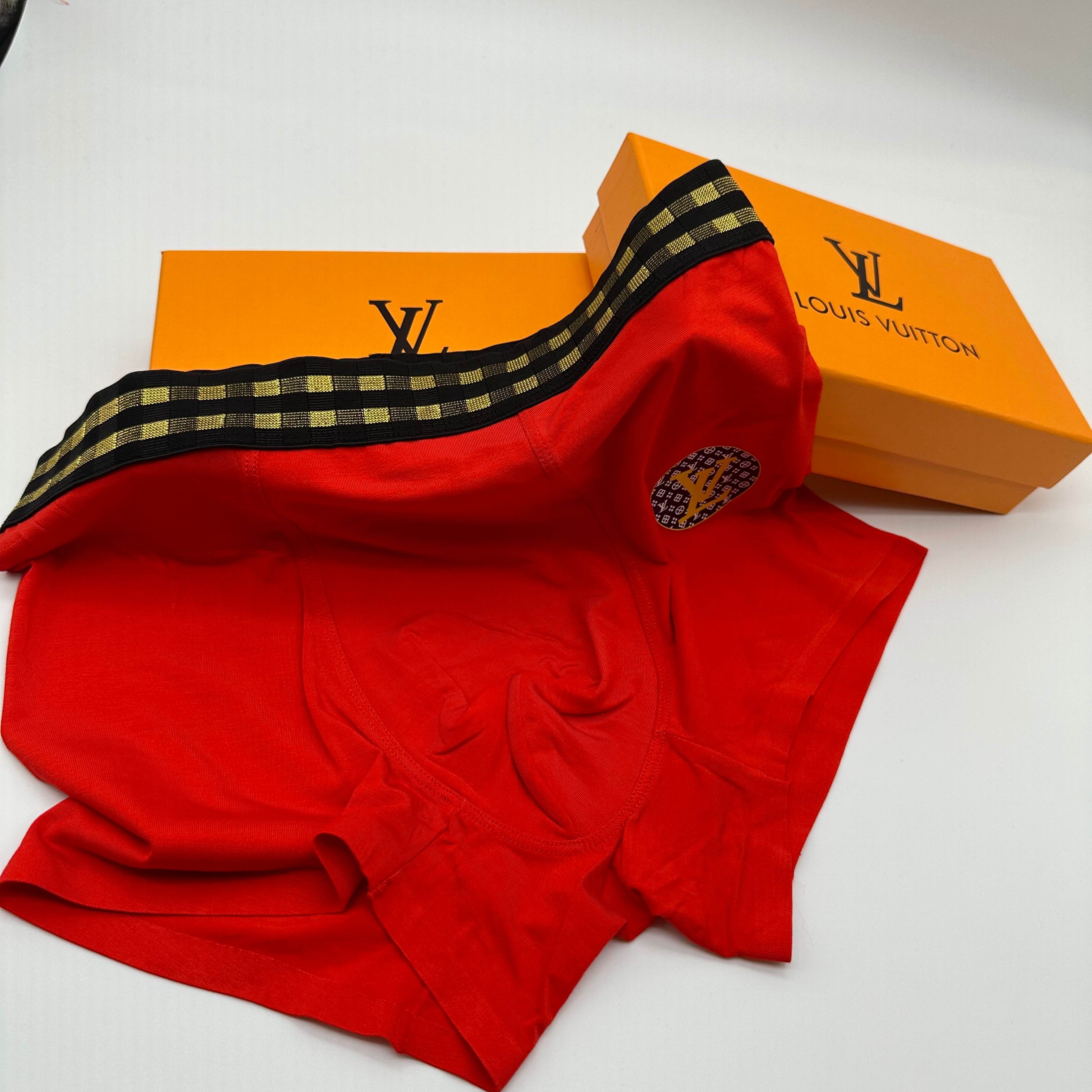 红红火火 高品质！送礼自备首选！Louis vuitton LV 经典时尚男士内裤！外贸国外订单，原单品