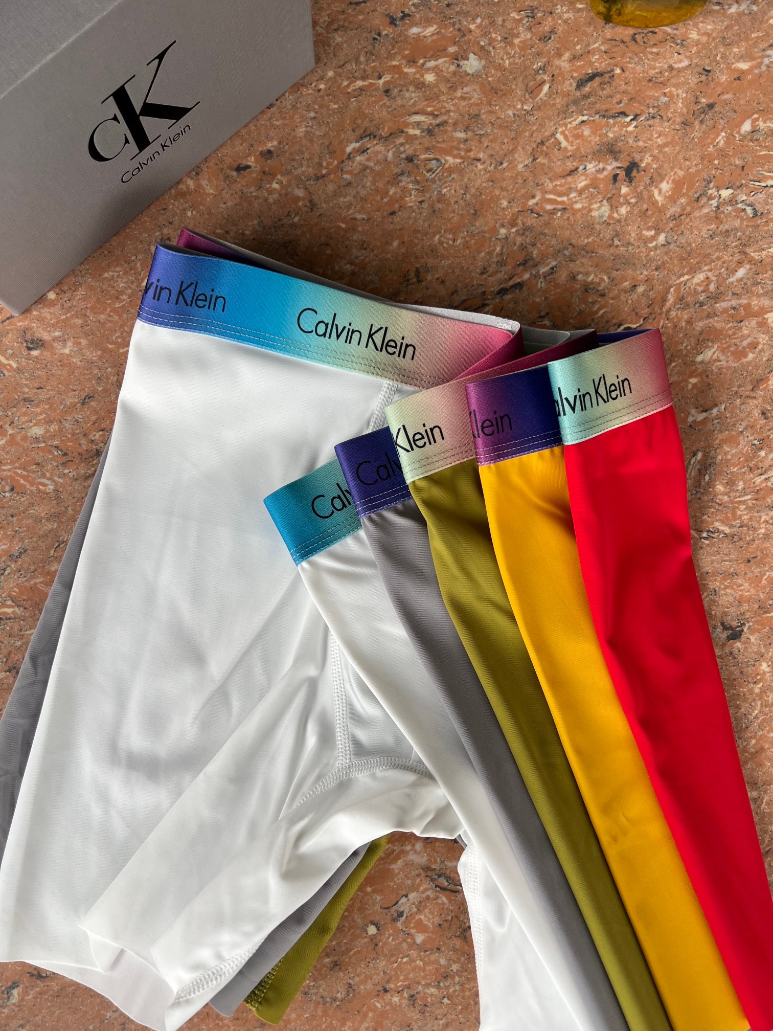 新品长款！Calvin Klein！原单品质！精品盒装男士内裤！外贸国外订单，高品质，真丝无痕切割工艺 