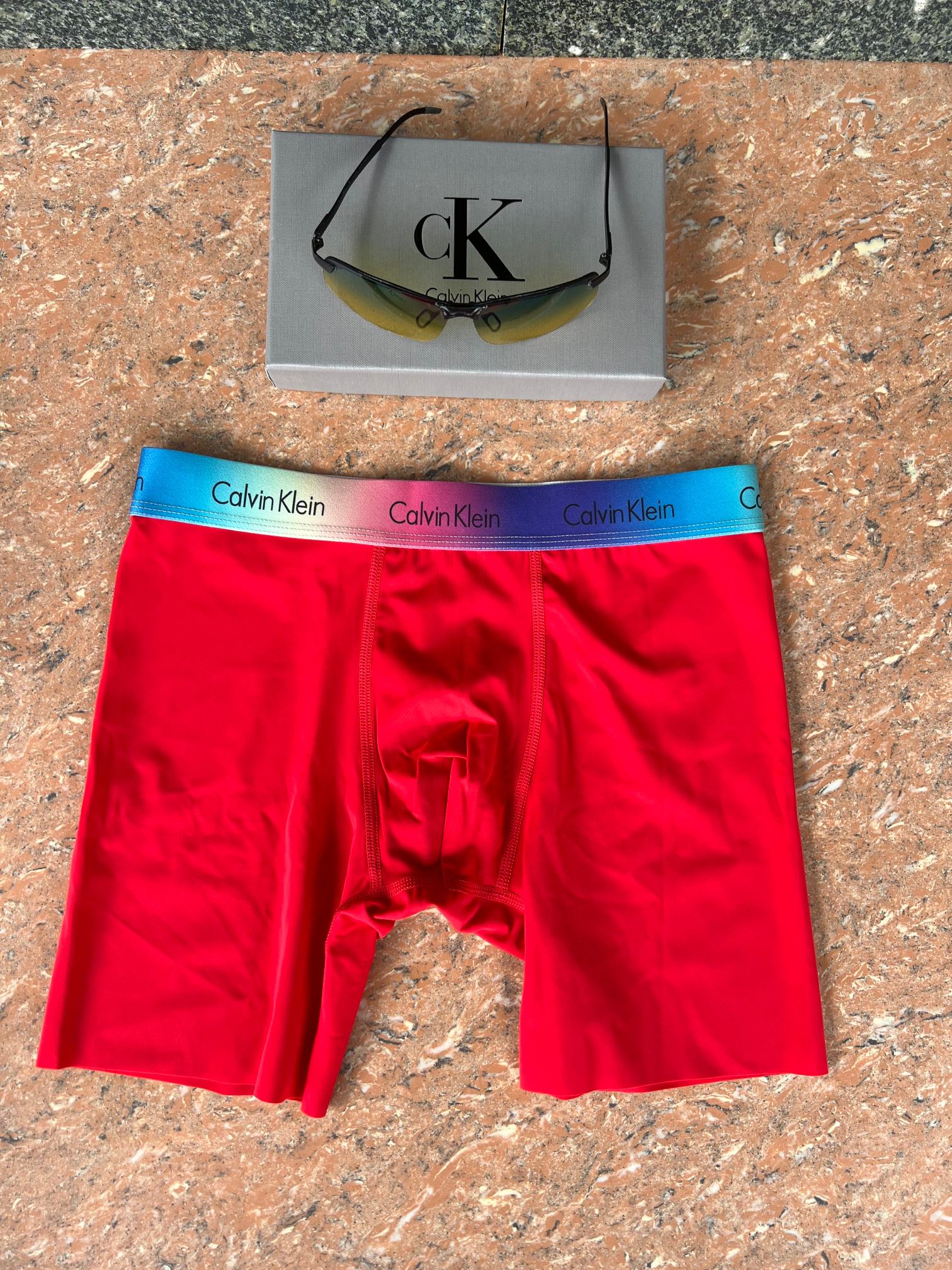 新品长款！Calvin Klein！原单品质！精品盒装男士内裤！外贸国外订单，高品质，真丝无痕切割工艺 
