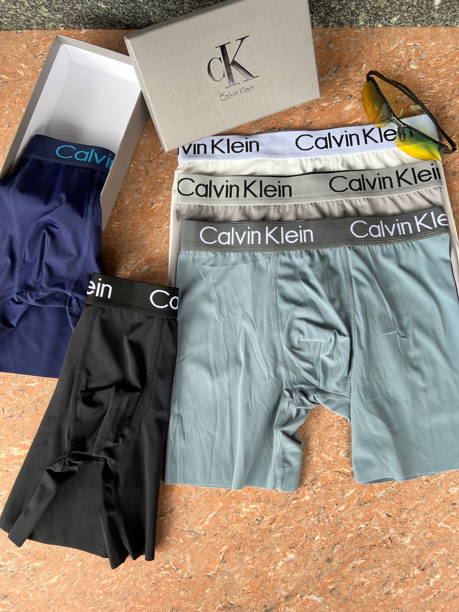 新品长款！Calvin Klein！原单品质！精品盒装男士内裤！外贸国外订单，高品质，真丝无痕切割工艺 