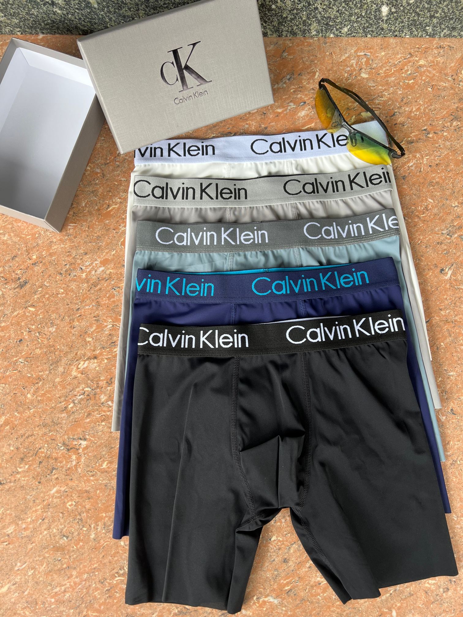 新品长款！Calvin Klein！原单品质！精品盒装男士内裤！外贸国外订单，高品质，真丝无痕切割工艺 