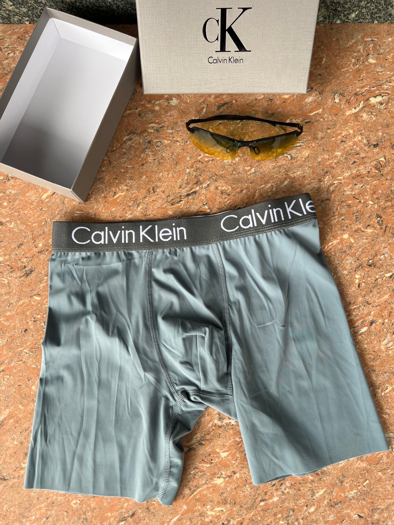 新品长款！Calvin Klein！原单品质！精品盒装男士内裤！外贸国外订单，高品质，真丝无痕切割工艺 