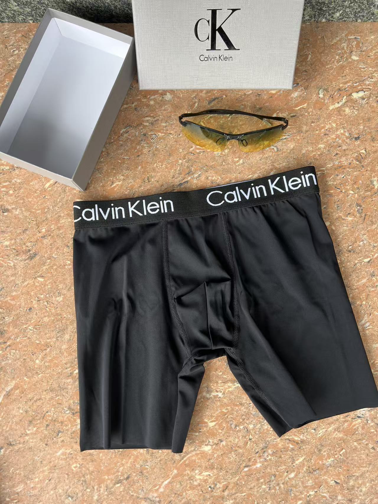 新品长款！Calvin Klein！原单品质！精品盒装男士内裤！外贸国外订单，高品质，真丝无痕切割工艺 