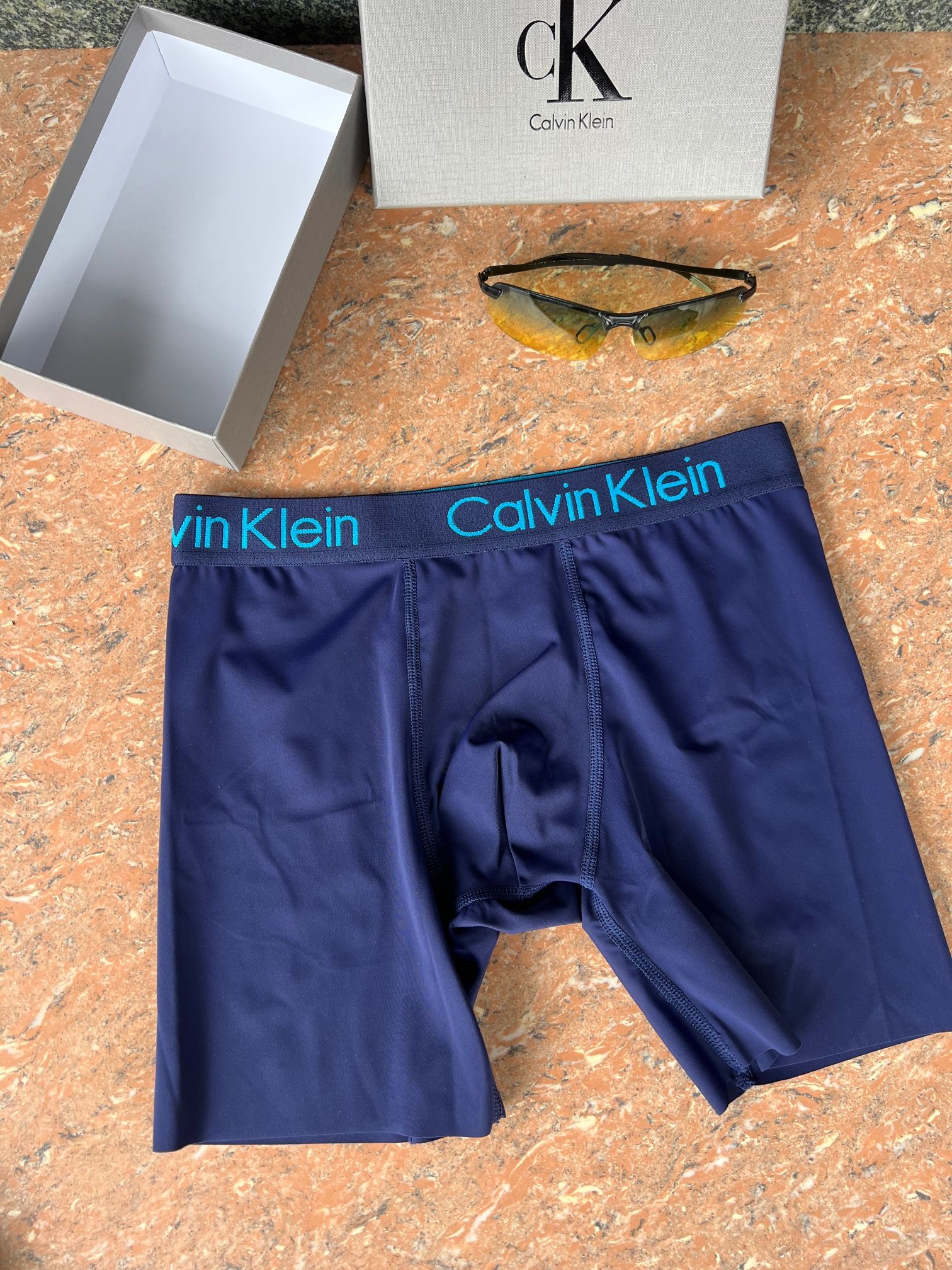新品长款！Calvin Klein！原单品质！精品盒装男士内裤！外贸国外订单，高品质，真丝无痕切割工艺 