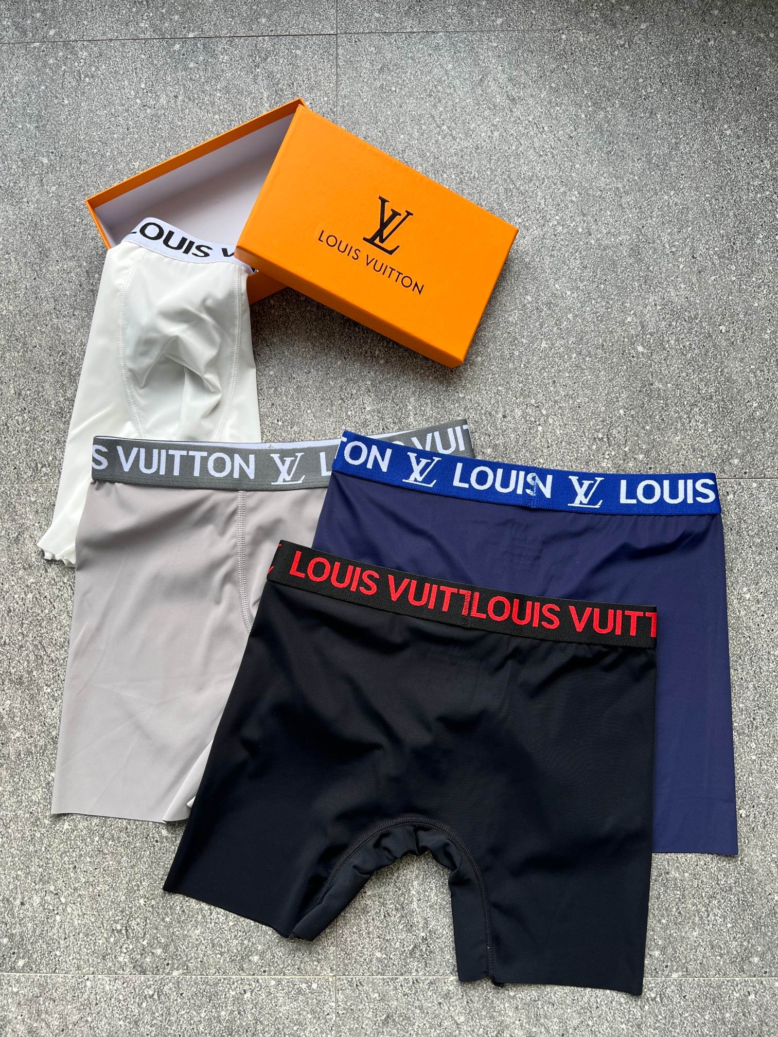 新品长款！！Louis Vuitton原单品质！精品盒装男士内裤！外贸国外订单，高品质，真丝无痕切割工艺