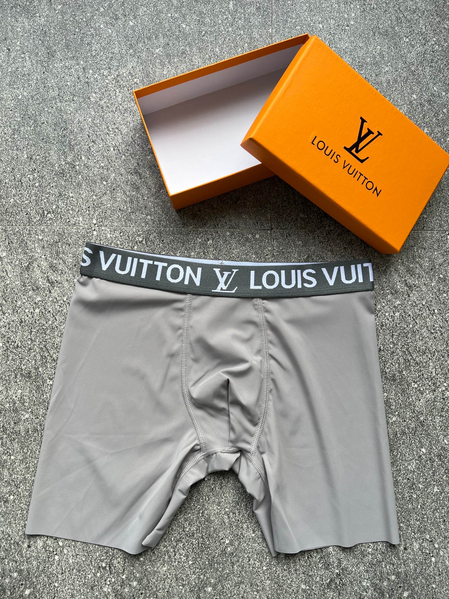 新品长款！！Louis Vuitton原单品质！精品盒装男士内裤！外贸国外订单，高品质，真丝无痕切割工艺