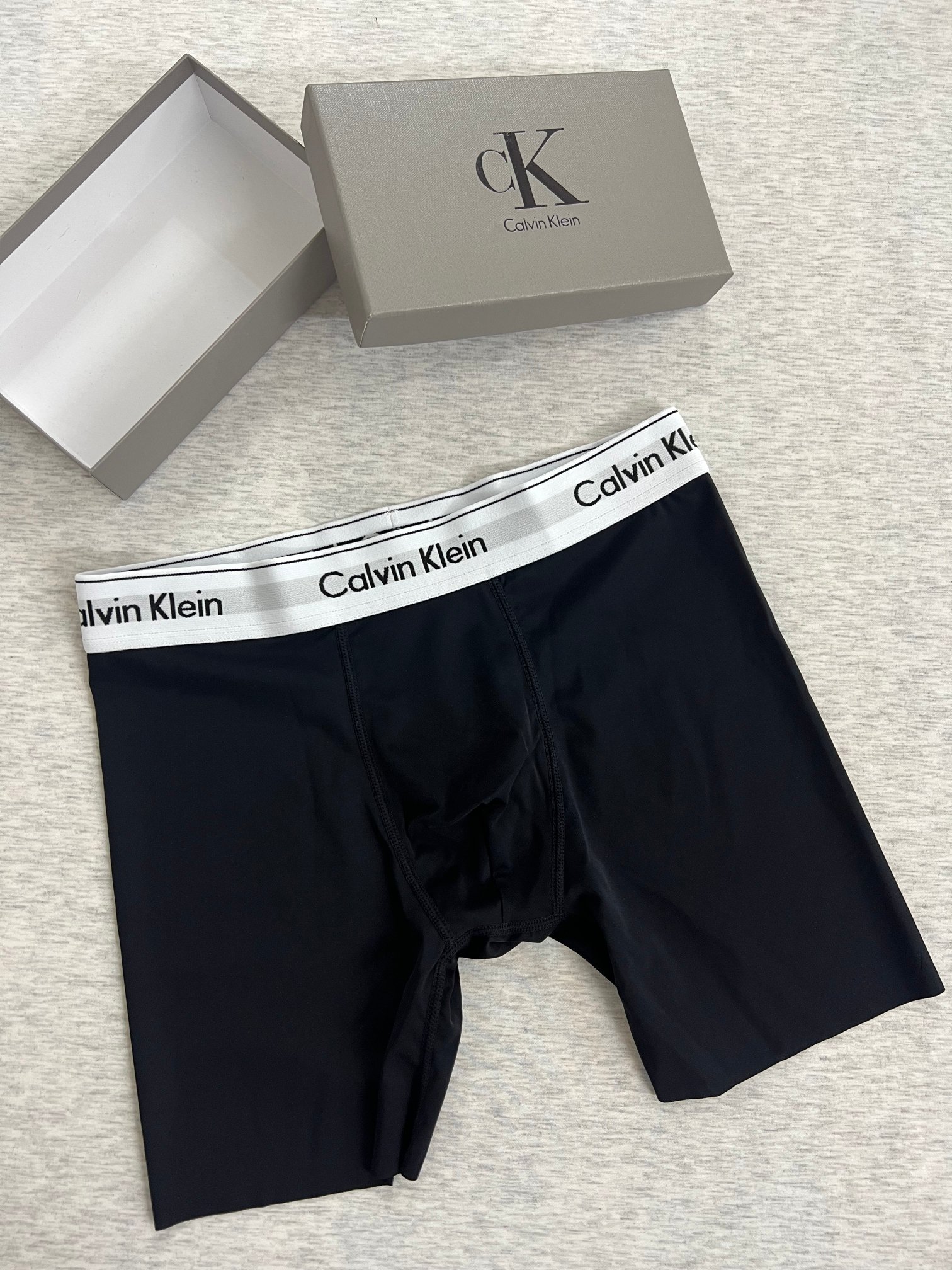 新品长款！Calvin Klein！原单品质！精品盒装男士内裤！外贸国外订单，高品质，真丝无痕切割工艺 