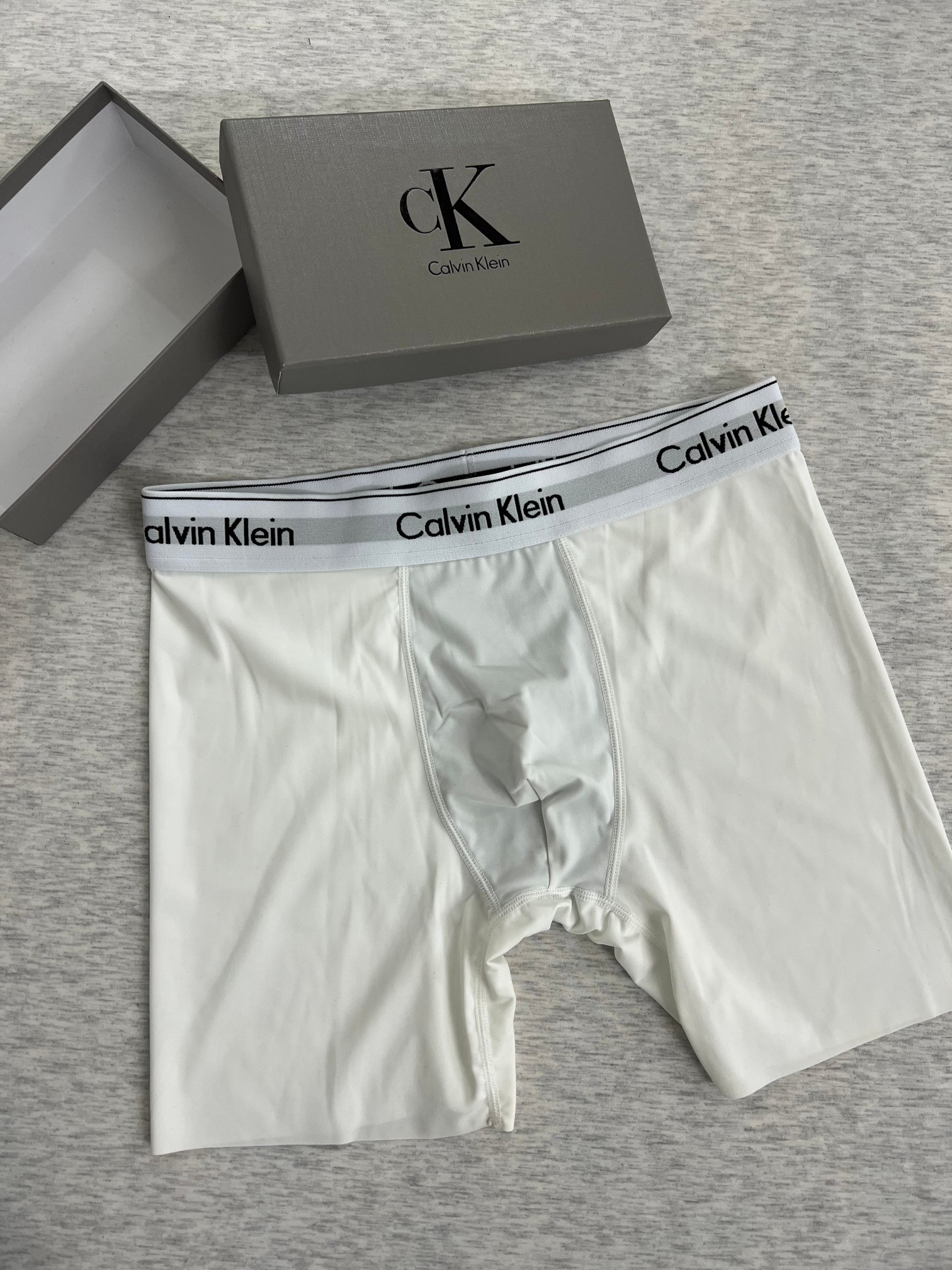 新品长款！Calvin Klein！原单品质！精品盒装男士内裤！外贸国外订单，高品质，真丝无痕切割工艺 