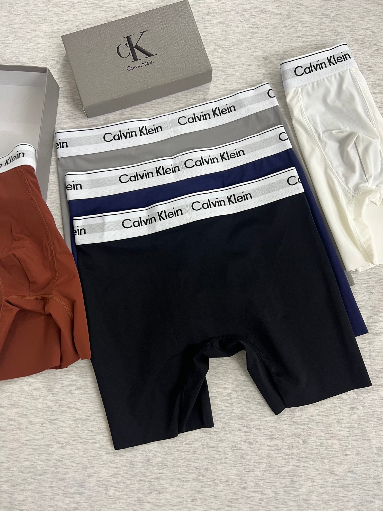 新品长款！Calvin Klein！原单品质！精品盒装男士内裤！外贸国外订单，高品质，真丝无痕切割工艺 