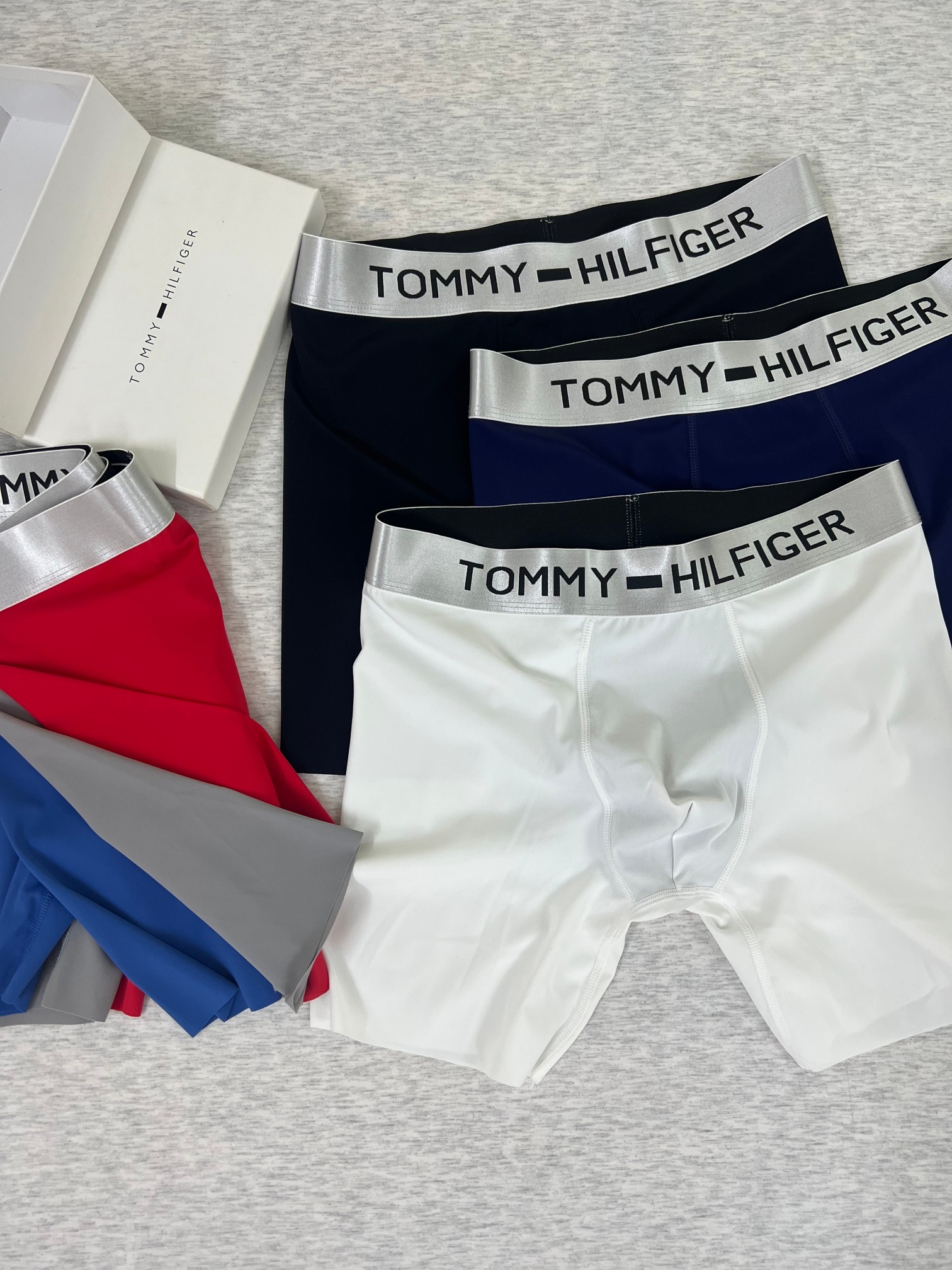 新品长款  ！TOMMY-HILFIGER原单品质！精品盒装男士内裤！外贸国外订单，高品质，真丝无痕切割