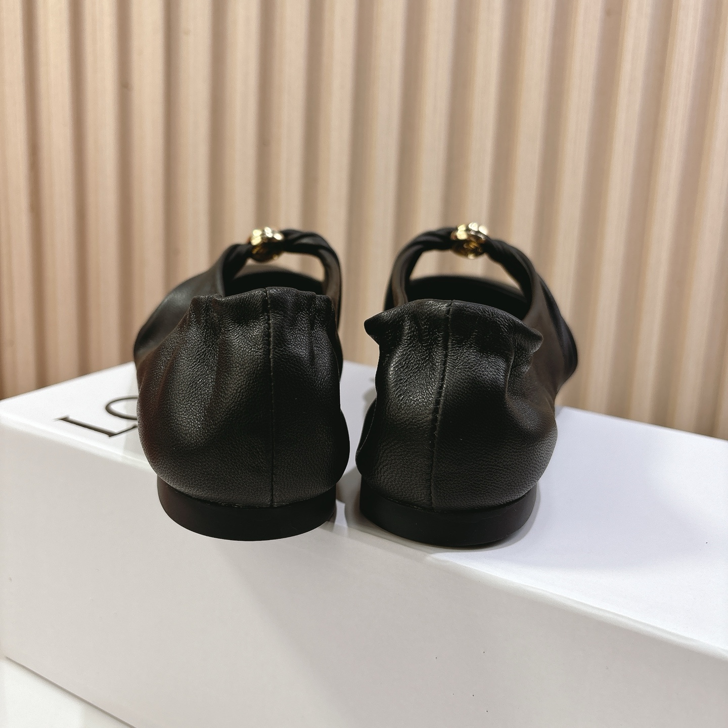 Loewe 640 【罗意威•Loewe】 火爆新款 配合整体 楦型，而个性好穿 颜色超赞