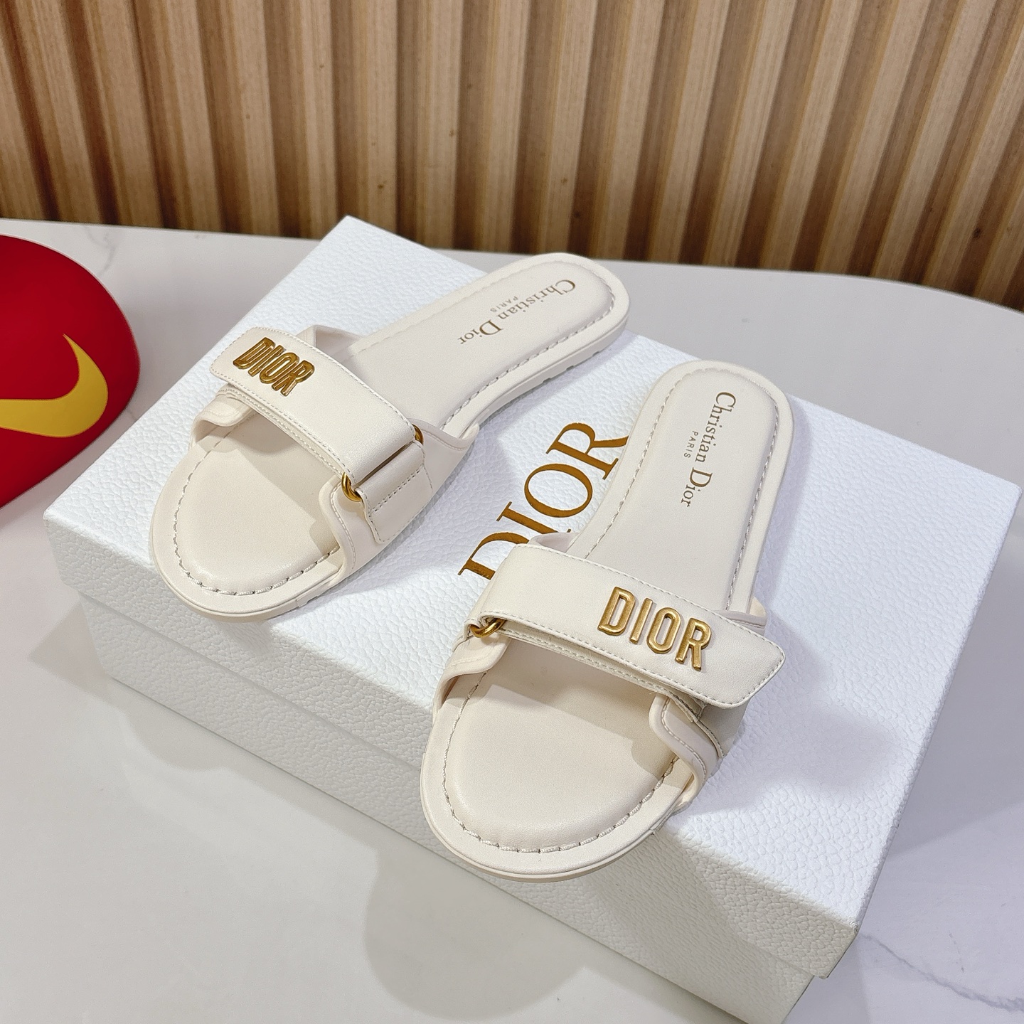 Dior Dio…〰 Dioract系列沙滩鞋——魔术贴凉拖鞋