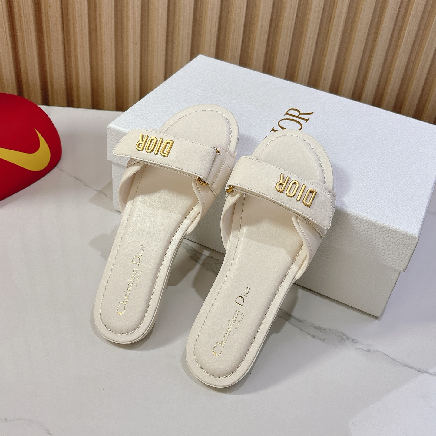 Dior Dio…〰 Dioract系列沙滩鞋——魔术贴凉拖鞋