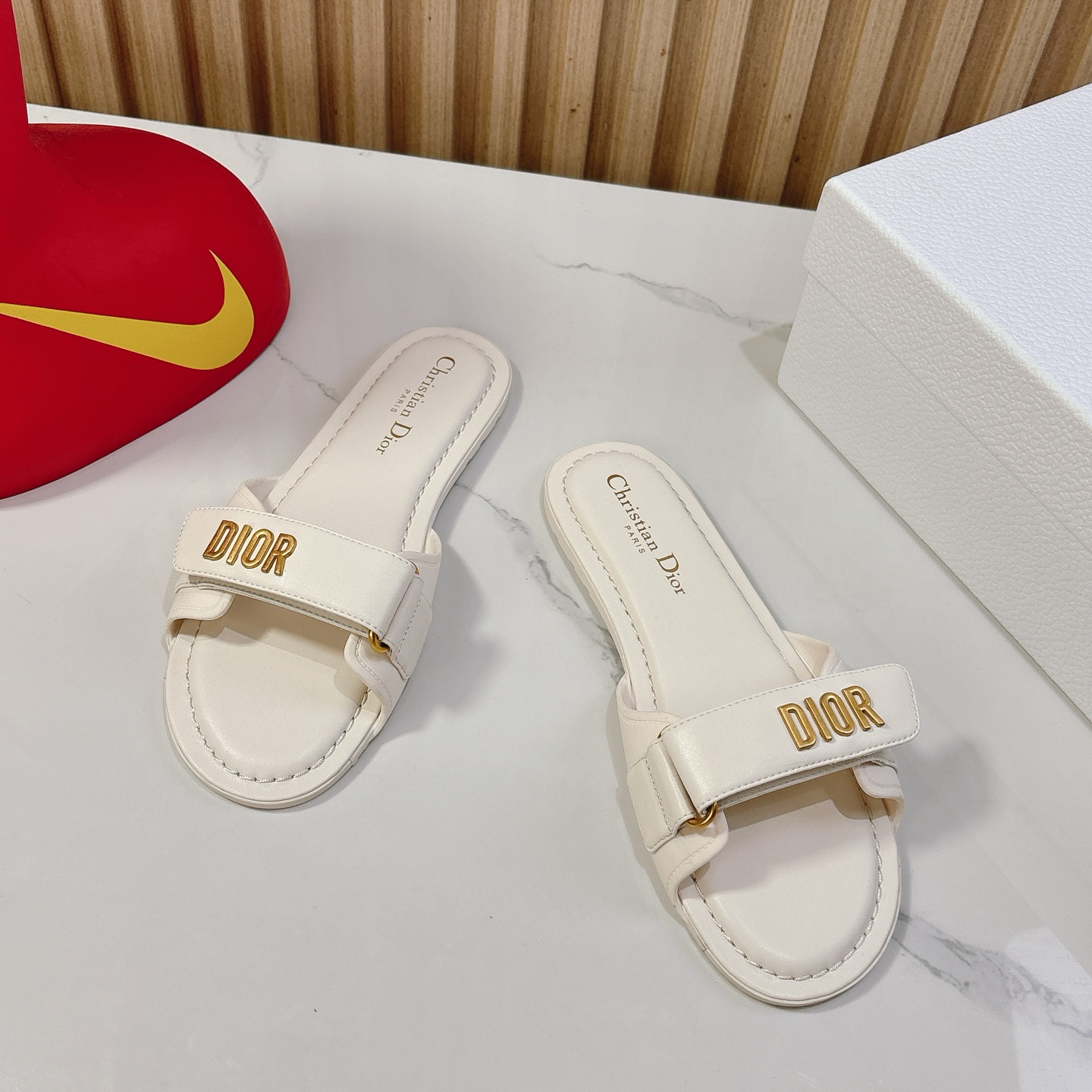 Dior Dio…〰 Dioract系列沙滩鞋——魔术贴凉拖鞋