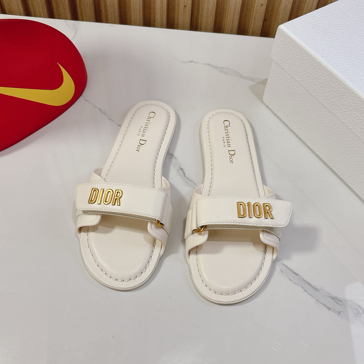 Dior Dio…〰 Dioract系列沙滩鞋——魔术贴凉拖鞋