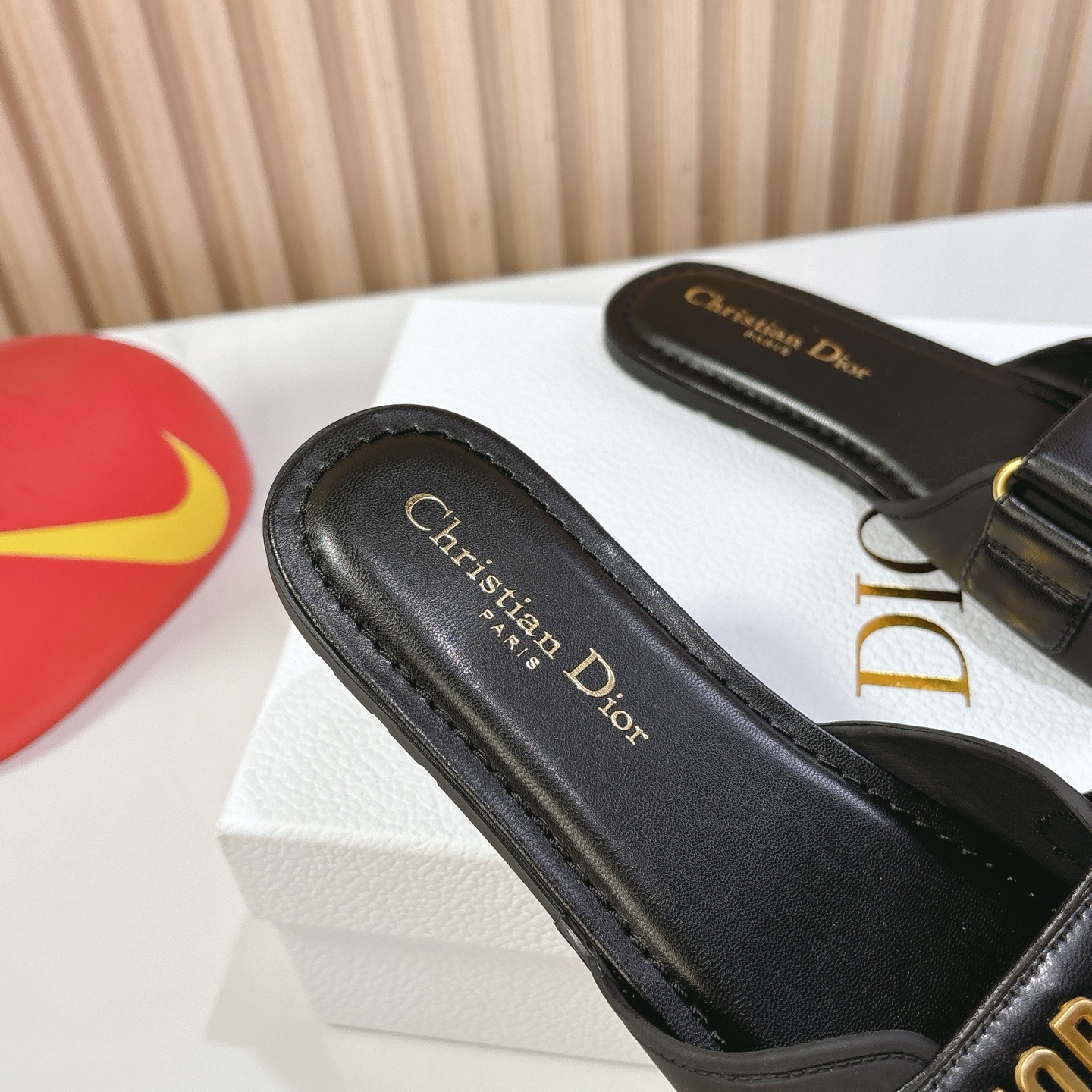 Dior Dio…〰 Dioract系列沙滩鞋——魔术贴凉拖鞋