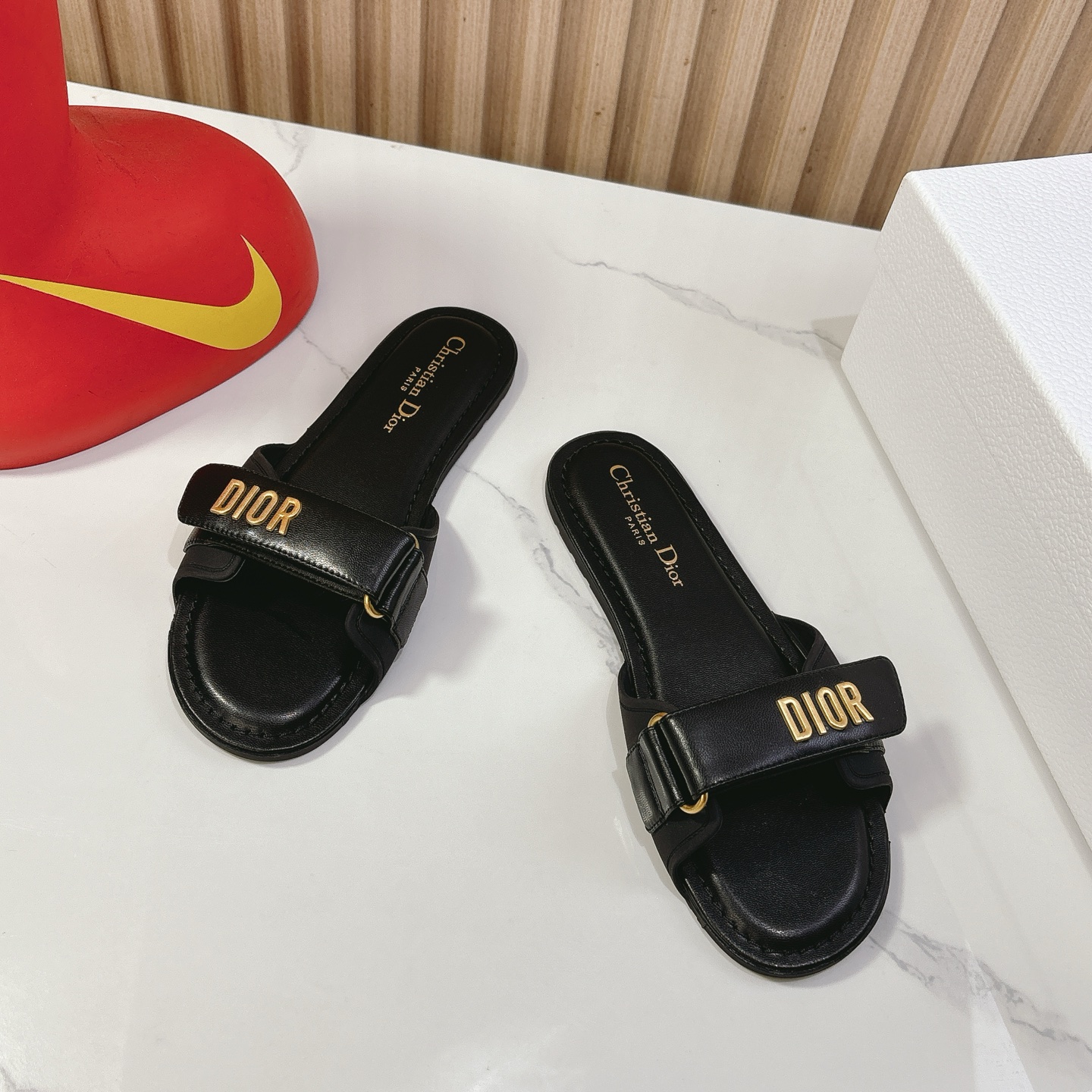 Dior Dio…〰 Dioract系列沙滩鞋——魔术贴凉拖鞋