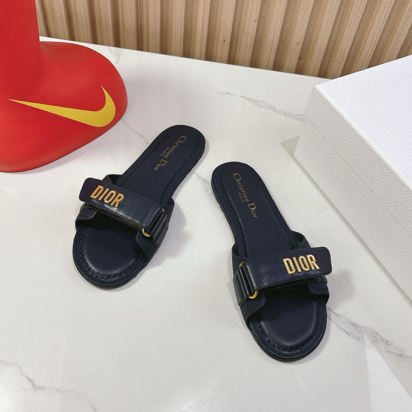 Dior Dio…〰 Dioract系列沙滩鞋——魔术贴凉拖鞋