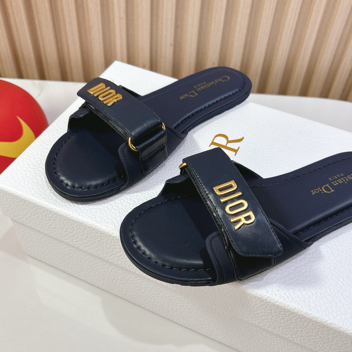 Dior Dio…〰 Dioract系列沙滩鞋——魔术贴凉拖鞋