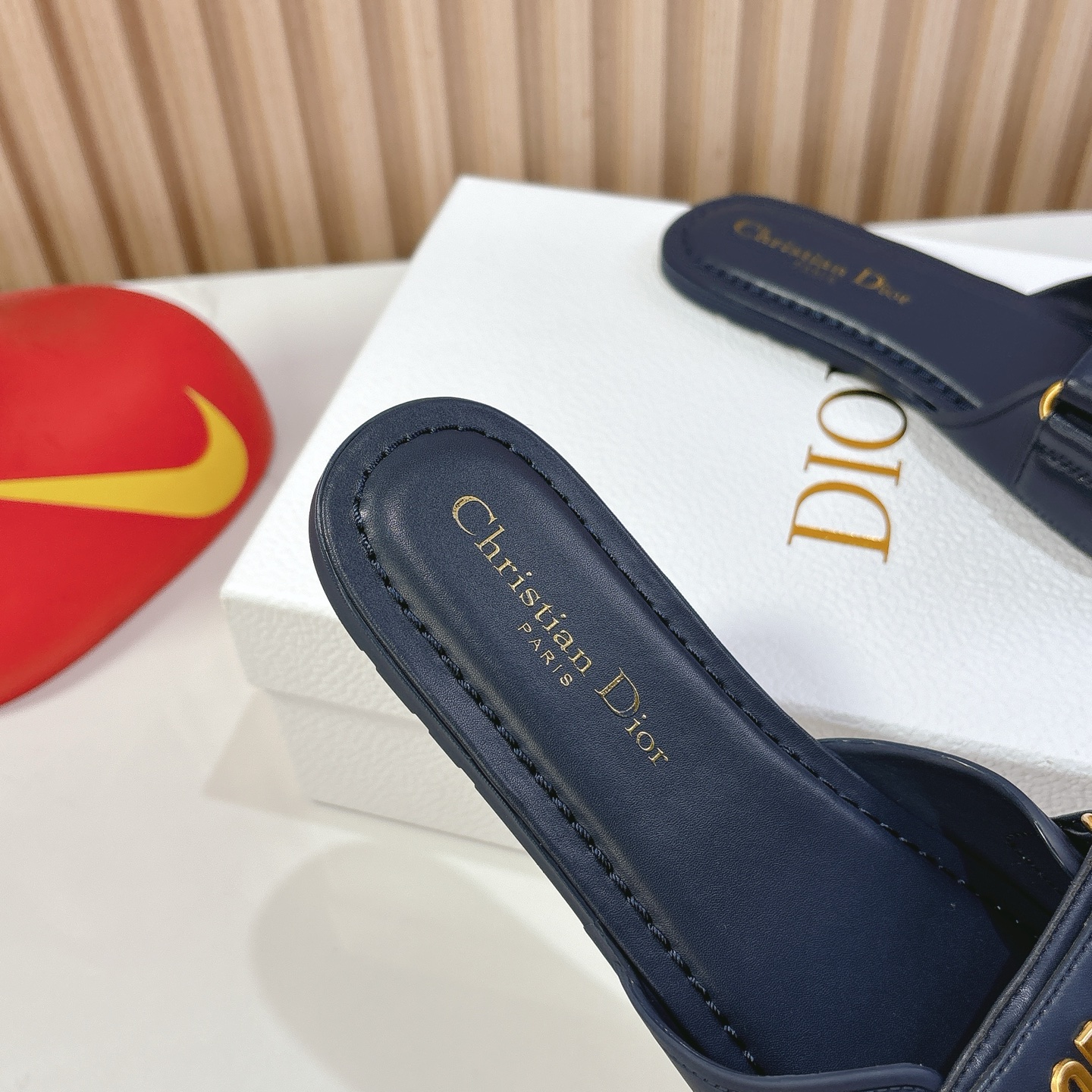Dior Dio…〰 Dioract系列沙滩鞋——魔术贴凉拖鞋