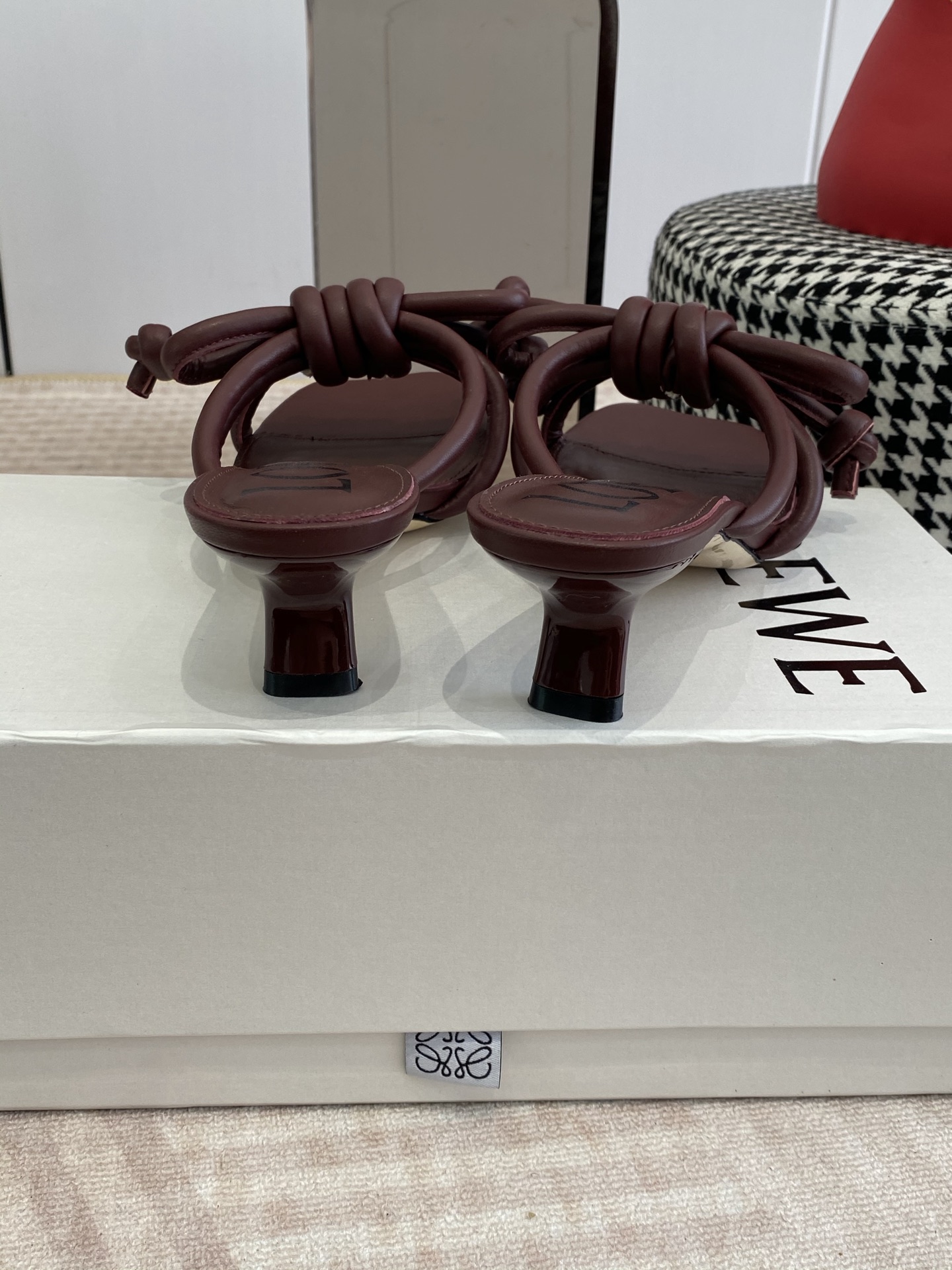 Loewe LOEWE/罗意威2026ss/ 新品 风小高跟沙滩拖鞋～小红书、外网火