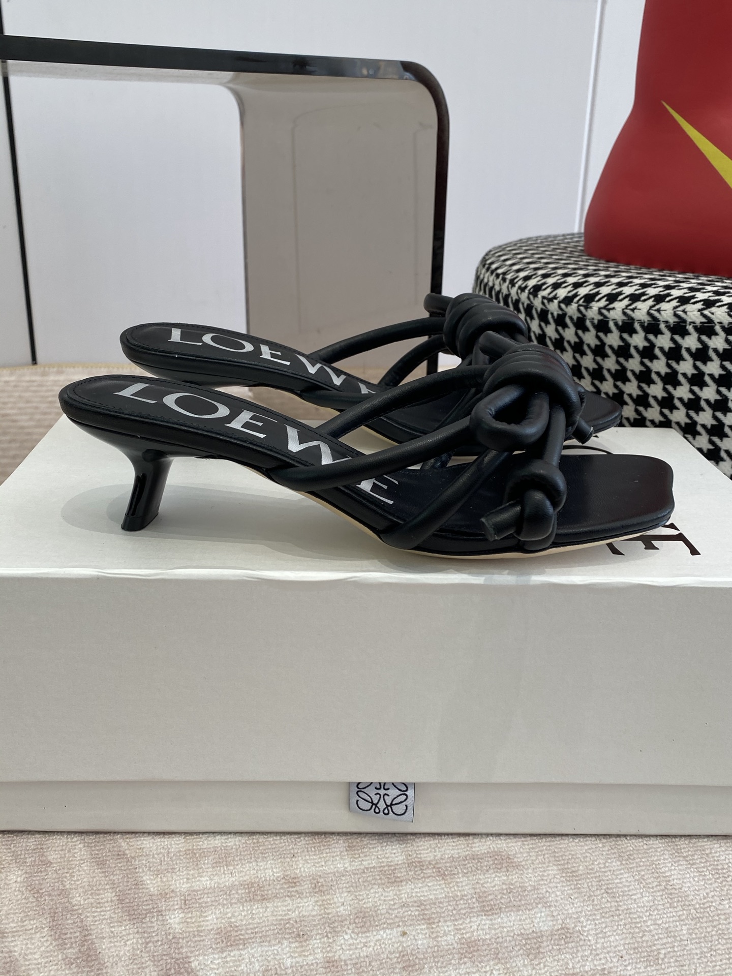 Loewe LOEWE/罗意威2026ss/ 新品 风小高跟沙滩拖鞋～小红书、外网火